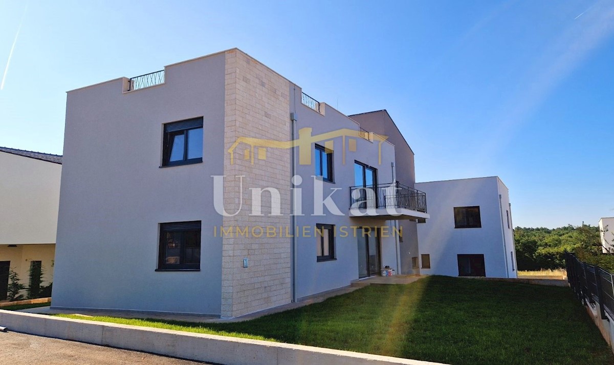 3SZ-Wohnung mit Dachterrasse 1 km vom Meer